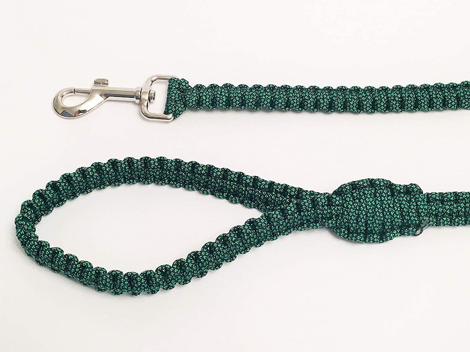 Durable & Comfortable Paracord Dog Leash with Strong Metal Clasp